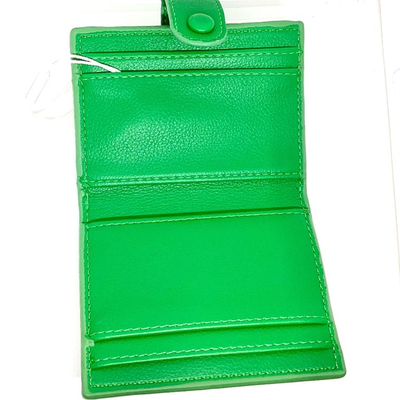 $14 Urban Expressions Lola Card Holder. Color: Kelly Green - New - Picture 4 of 4